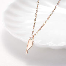 Load image into Gallery viewer, Parrot Necklace for Women Bird Charm Animal Minimal Rose Gold Necklace 16&quot; - 18&quot; Adjustable Chain Jewelry Dainty Pendant Necklace Christmas Gifts for Girl